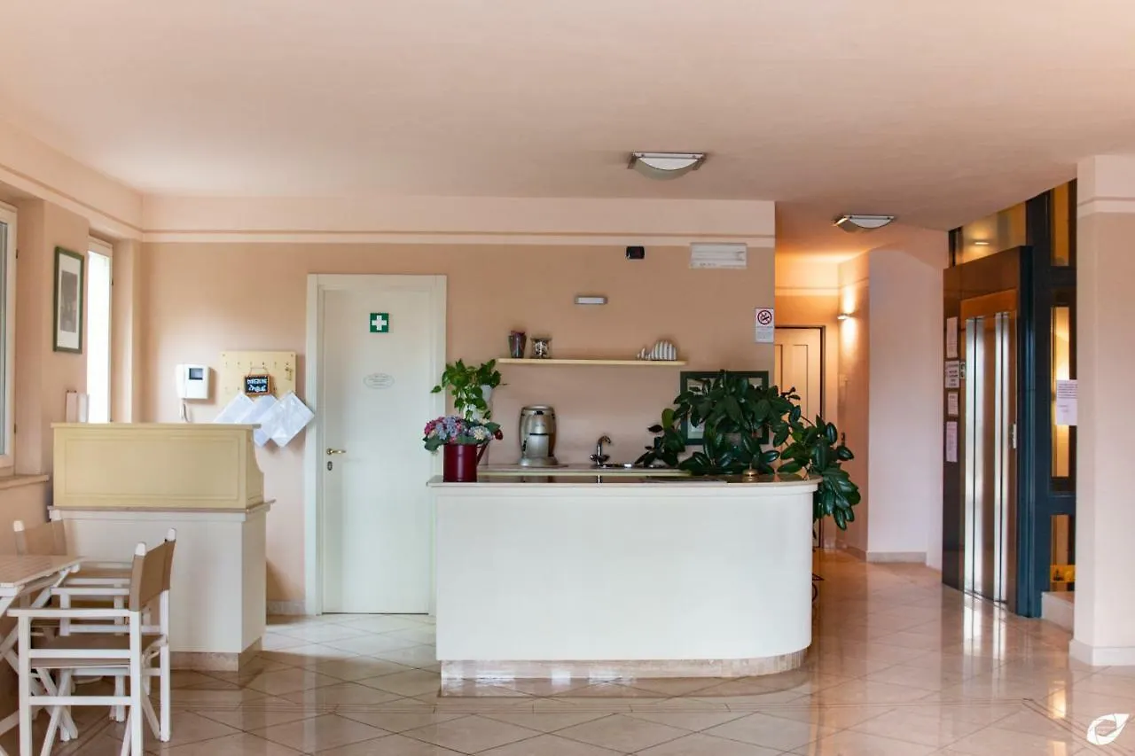 2-Bedroom Apt, With Balcony & Aircondition - 50 M From The Beach Marina di Pietrasanta