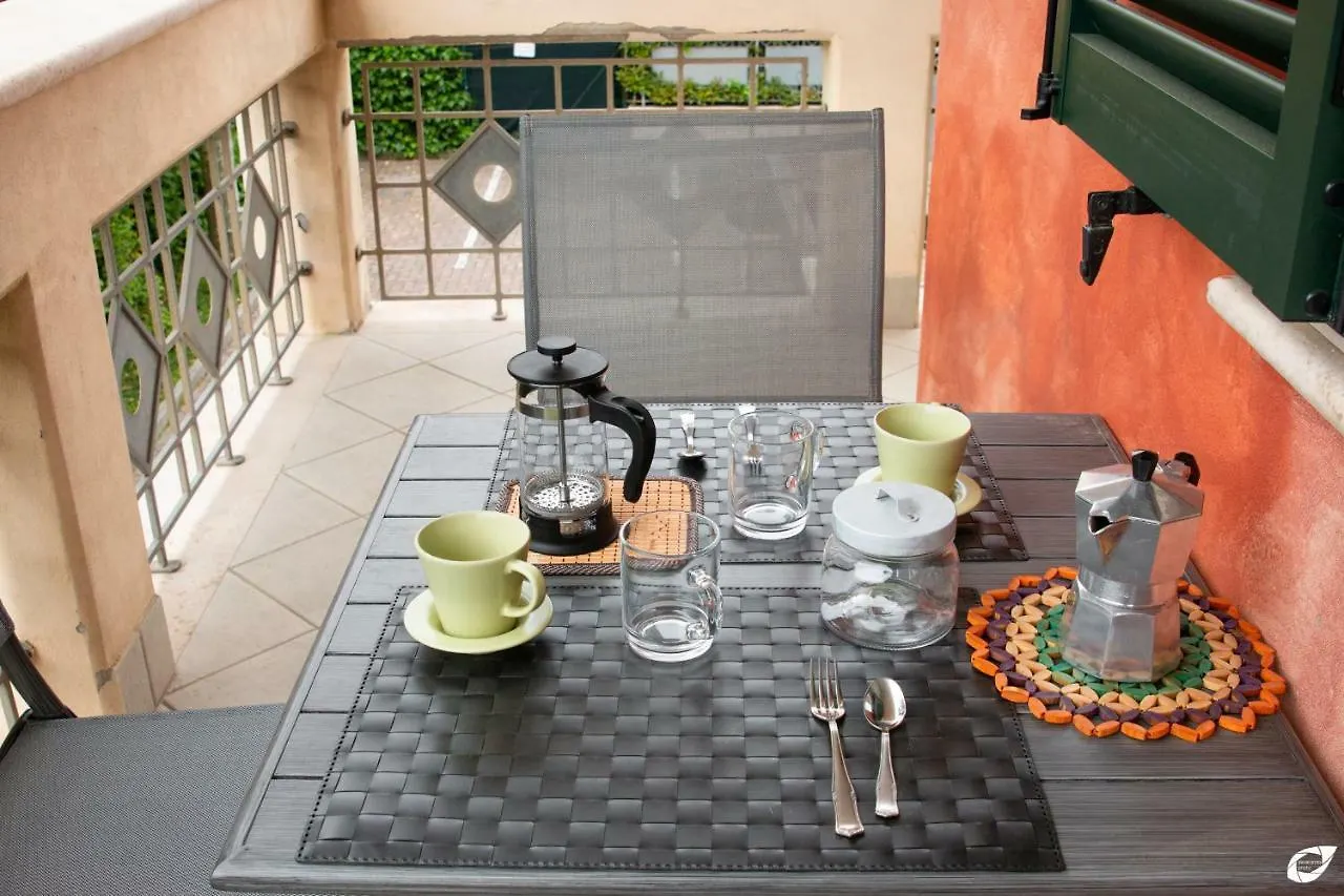 2-Bedroom Apt, With Balcony & Aircondition - 50 M From The Beach Marina di Pietrasanta