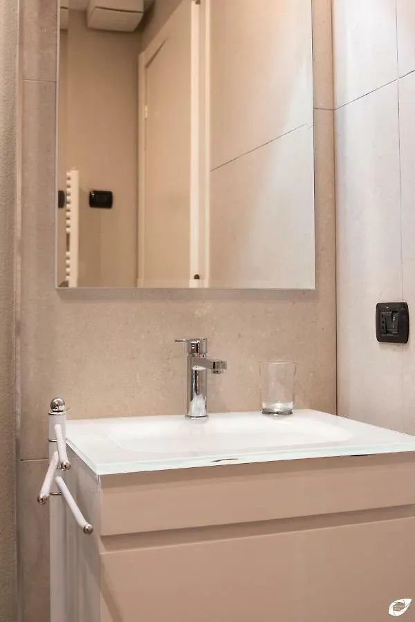 2-Bedroom Apt, With Balcony & Aircondition - 50 M From The Beach Marina di Pietrasanta Apartment