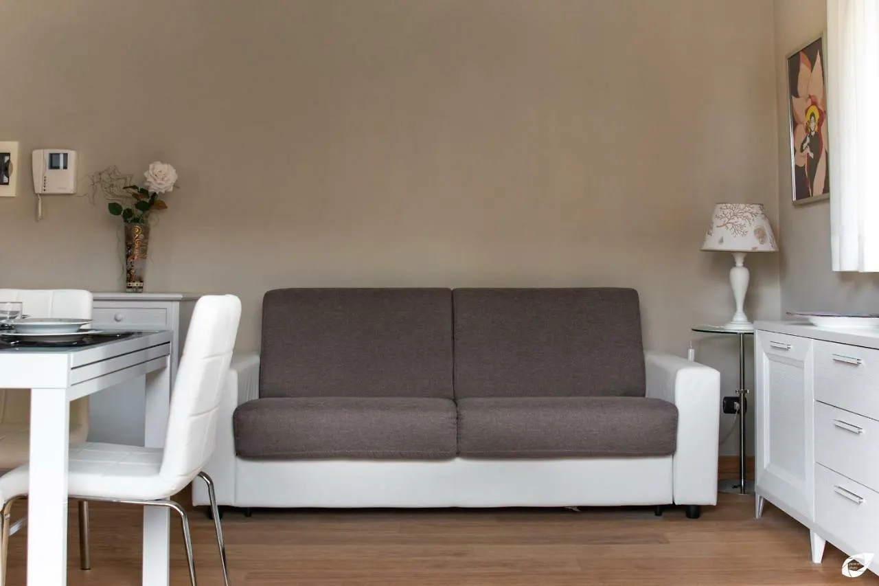 2-Bedroom Apt, With Balcony & Aircondition - 50 M From The Beach Marina di Pietrasanta Apartment
