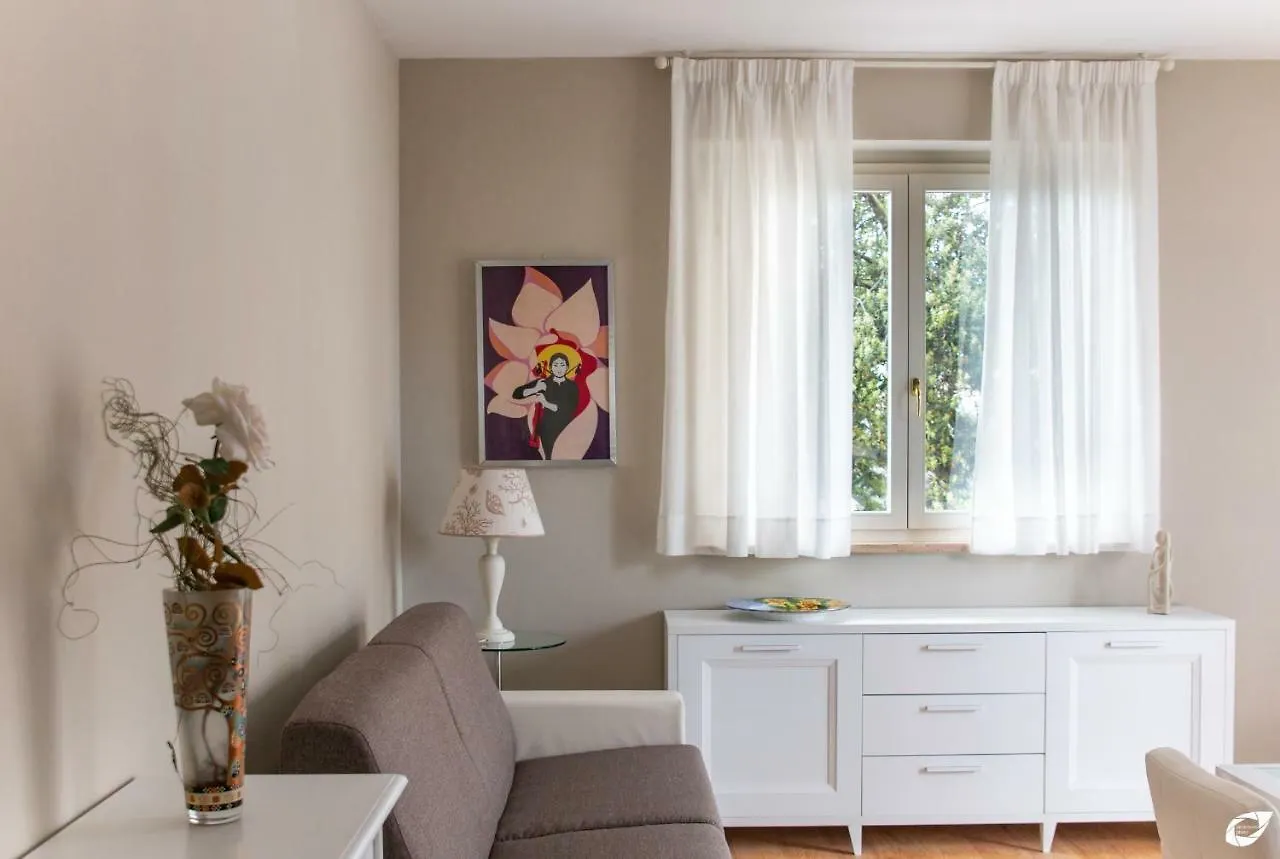 2-Bedroom Apt, With Balcony & Aircondition - 50 M From The Beach contacts